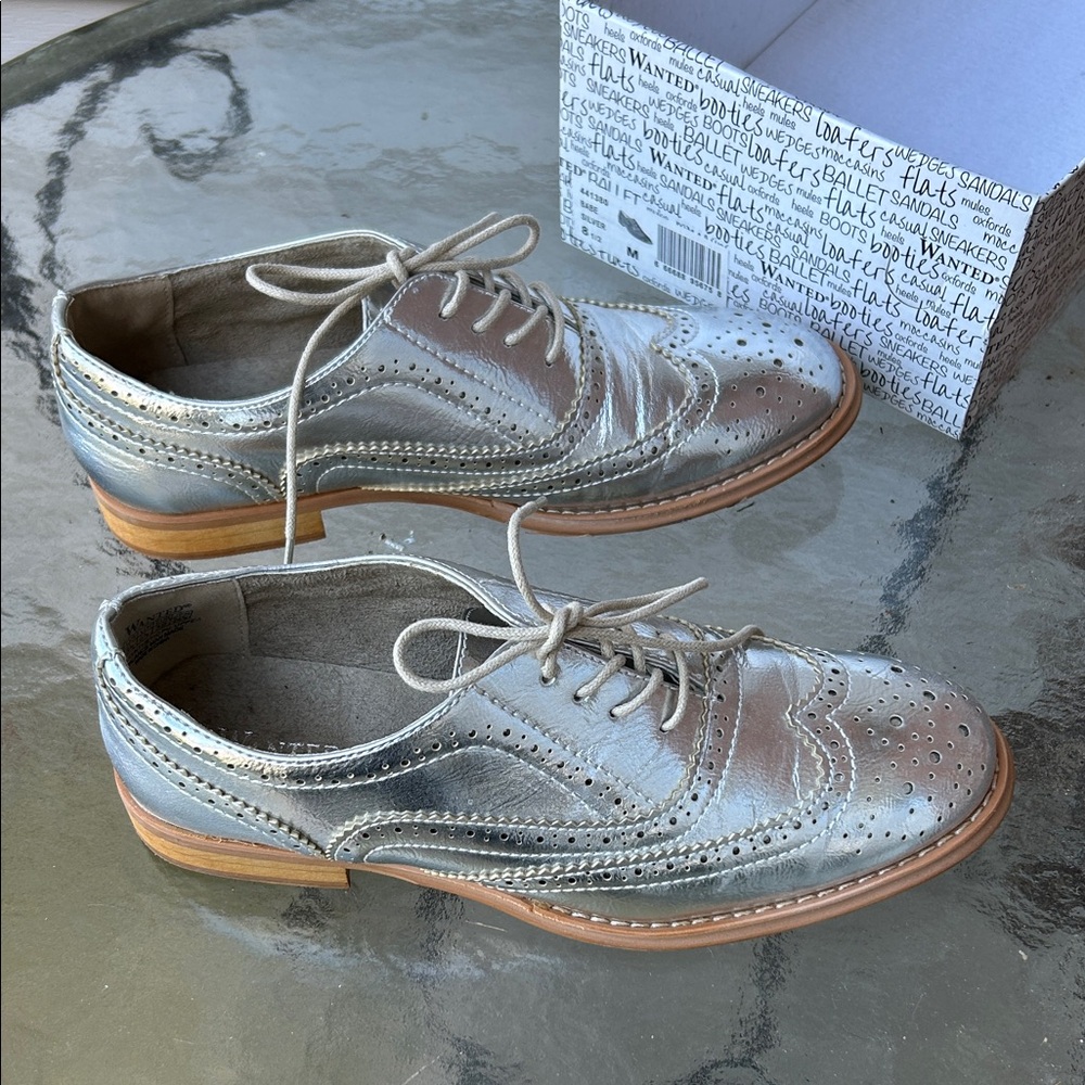 Metallic Silver Brogue Flats 8.5 Women’s - Picture 5 of 7